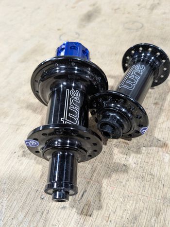 Used Tune Mig & Mag 170 28h QR5 rim-brake HG11 bike — image 3 of 4