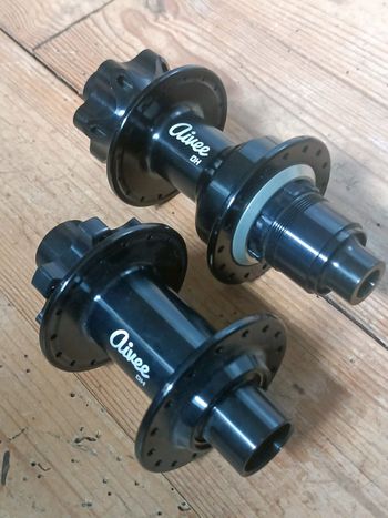Used Aivee DH bike