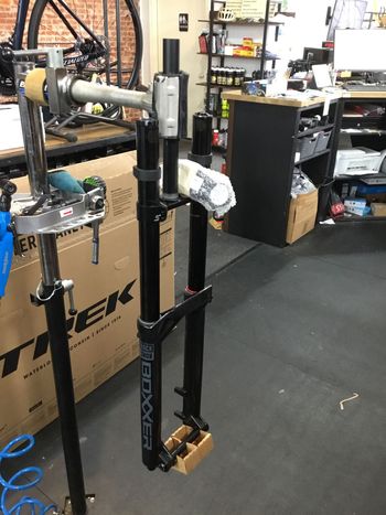 Used RockShox BoXXer Base 2025 bike — image 2 of 3