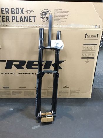 Used RockShox BoXXer Base 2025 bike — image 1 of 3