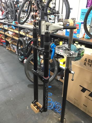 Used RockShox BoXXer Base 2025 bike — image 3 of 3
