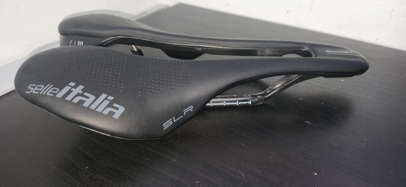 Used Selle Italia SLR Boost Kit Carbonio 2023 Saddles & Seatposts