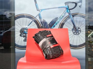 Brugt Bontrager XR4 2024 Tyres & Tubes