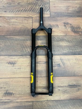Tweedehands Öhlins RFX36 m.2 2022 bike — afbeelding 1 van 9