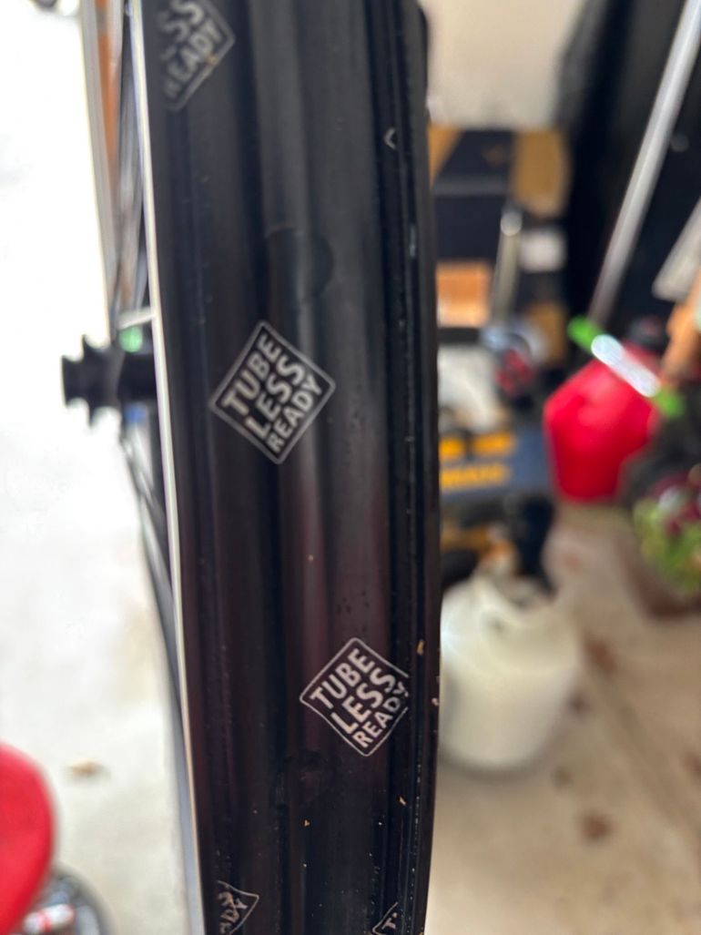 Used Roval 29 hookless alloy 2022 bike — image 3 of 7