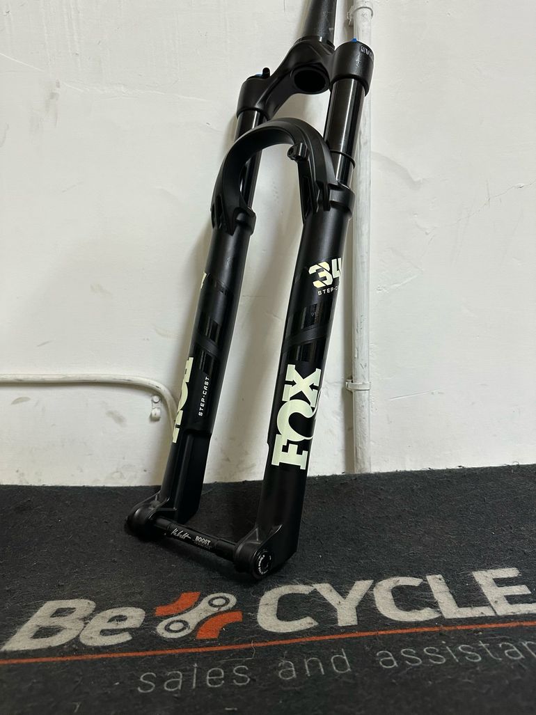 Käytetty Fox PERFORMANCE SC 34 FLOAT 29" 100mm 2025 bike — kuva 2 / 6