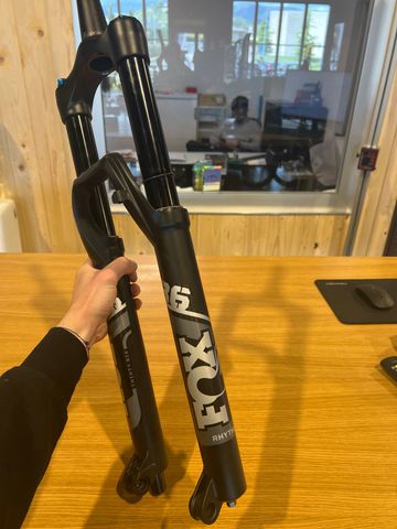 Brugt FOX 36 2024 bike — billede 2 af 3