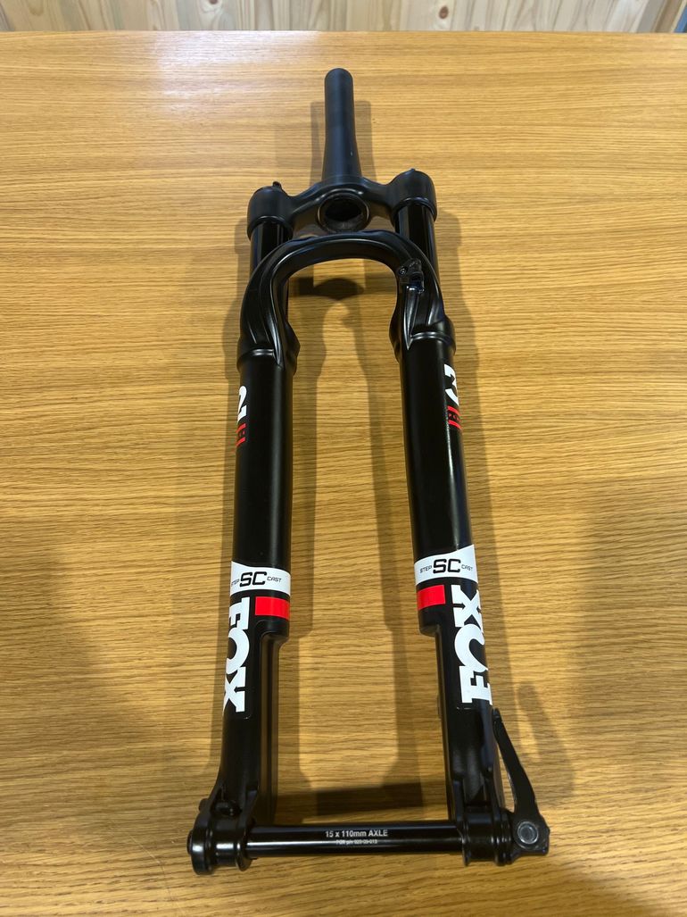 Brugt FOX 32 performance 2022 bike — billede 1 af 3