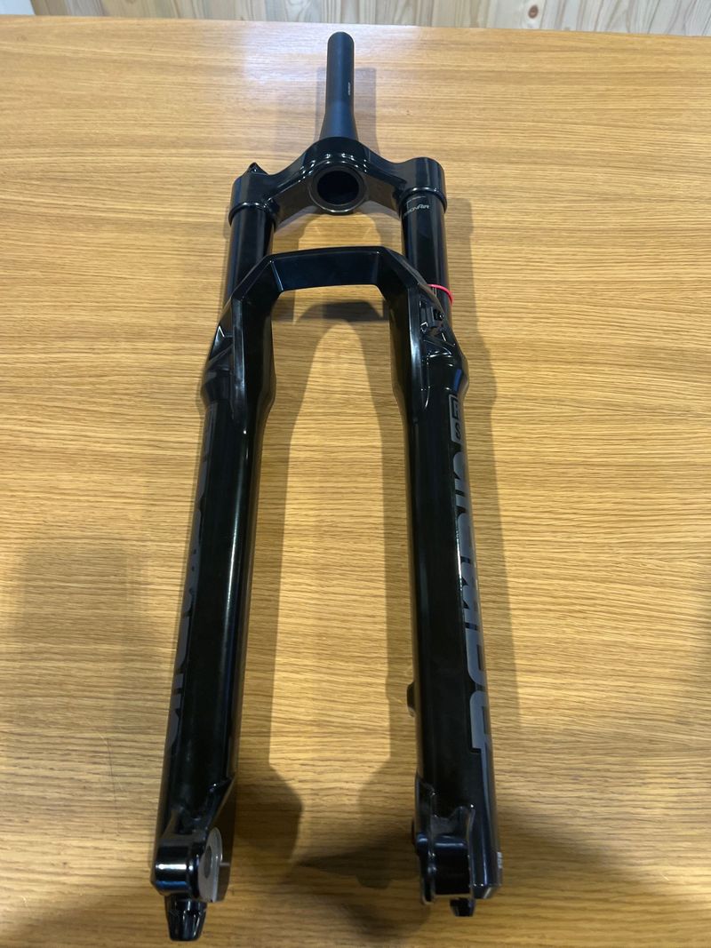 Used RockShox domain 160mm 2023 Fork
