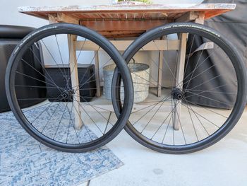 Used Oval Concepts 723 Disc Brake Wheelset - Centerlock Shimano