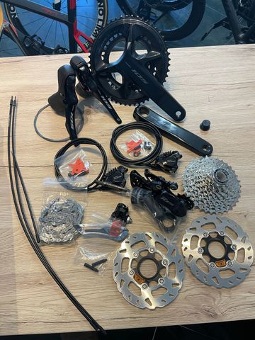 Použité Shimano 105-Disc 2024 Groupset