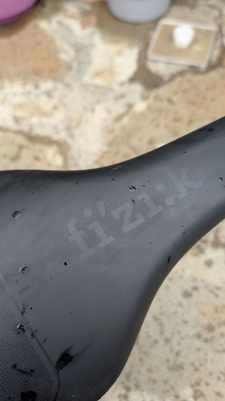 Used Fizik Taiga 2022 bike — image 2 of 3