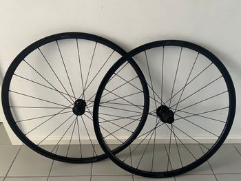 Used Dt Swiss DT SWISS R470 DB 2023 bike — image 1 of 5