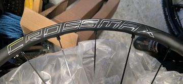 Gebrauchtes Mavic Crossmax SLS Boost 29er wheelset 2024 bike — Bild 7 von 8