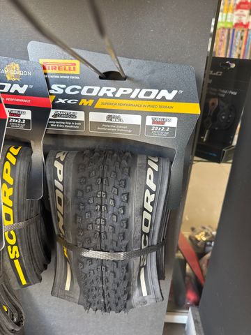 Použité Pirelli Scorpion xc m 29x2.2 2024 Tyres & Tubes