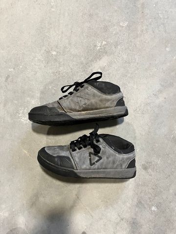 Used LEATT 3.0 flats 2022 Cycling Shoes