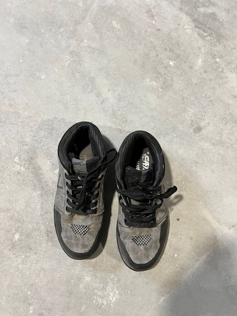 Used LEATT 3.0 flats 2022 bike — image 2 of 2
