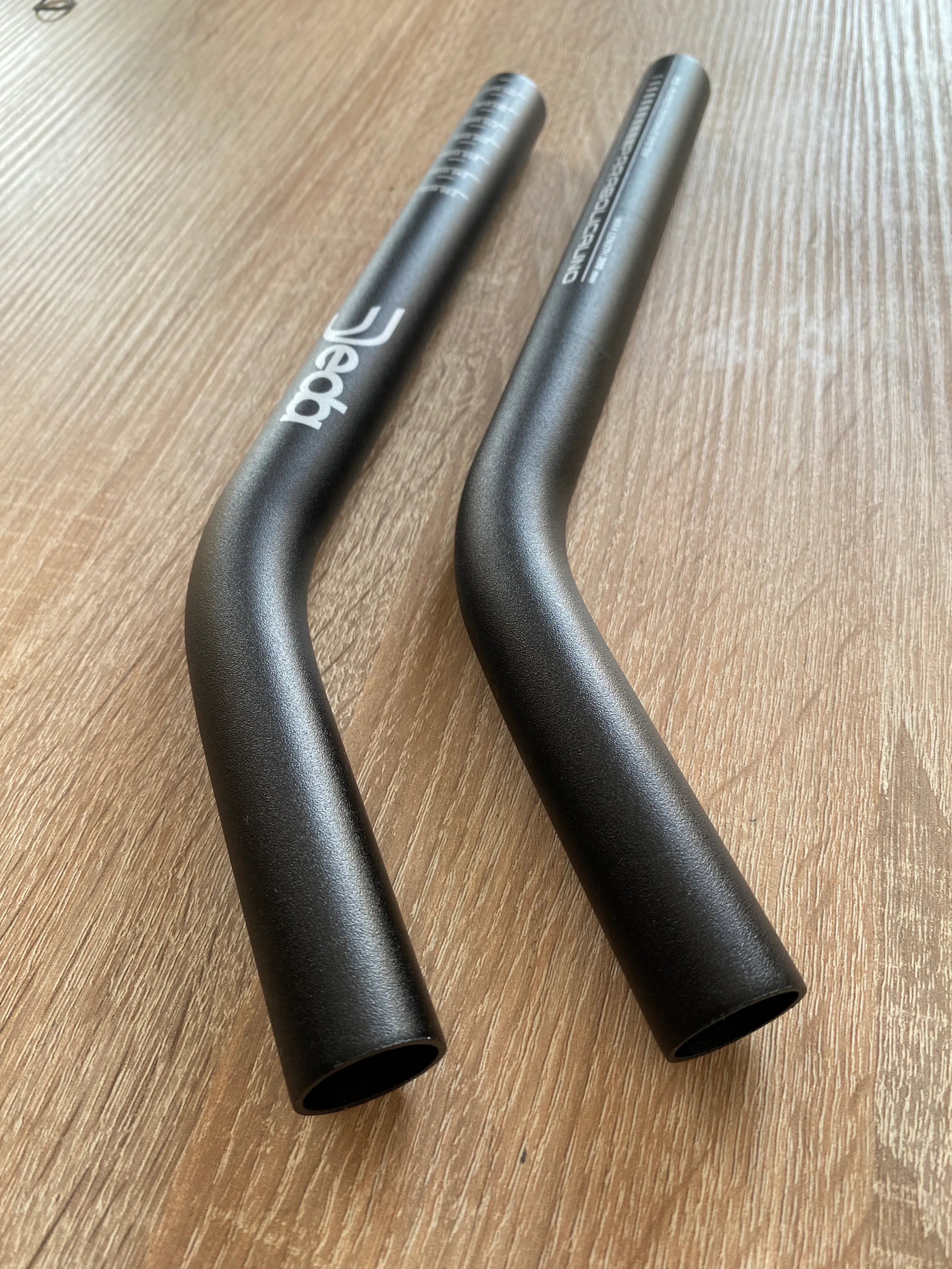 Used Deda Elementi Parabolica Uno J-Bend Aero bars – € 20 | buycycle