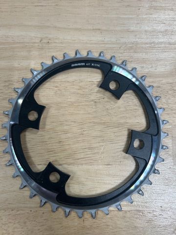 Sram PLATEAU SRAM X-SYNC 42D 107 BCD 12V GRIS POLAIRE/NOIR 2025 Drivetrain & Pedals usato