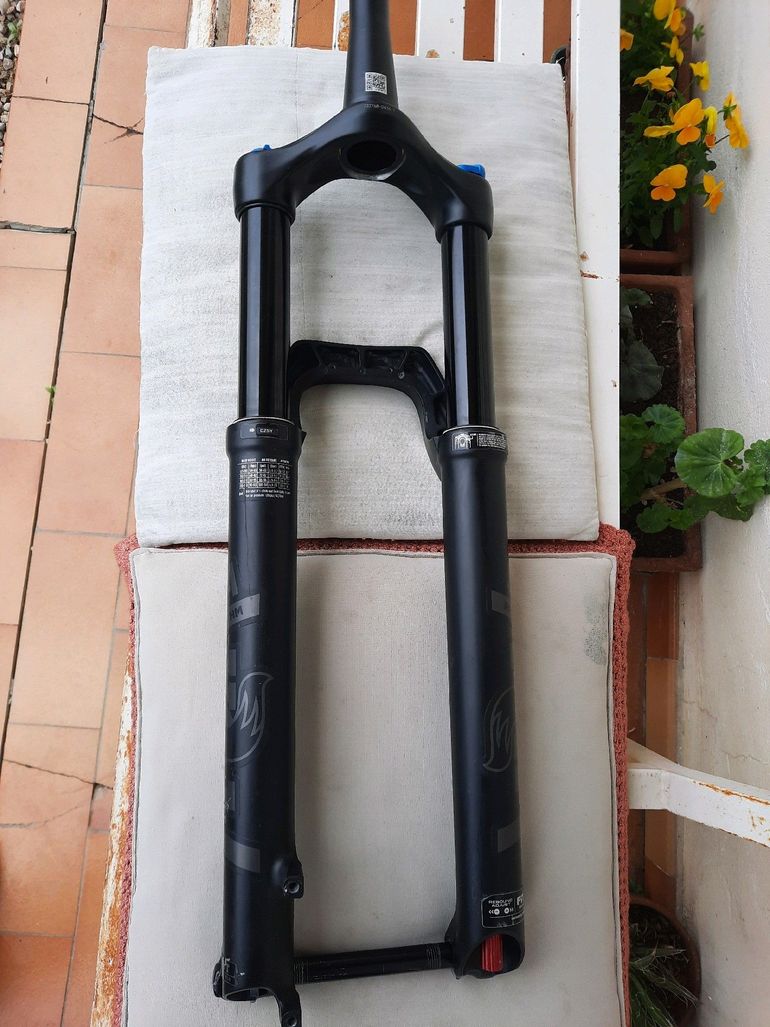 Used Fox Float 34 Rhythm Grip 2020 bike — image 2 of 5