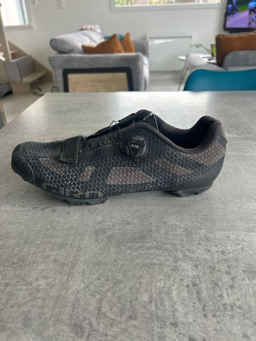 Giro 2022 2022 Cycling Shoes usato