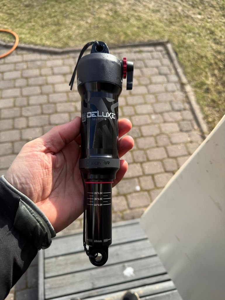 RockShox Deluxe Select+ null