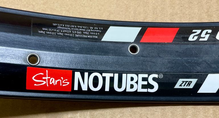 Used Stans Notubes ZTR Hugo 52 2016 bike — image 5 of 5
