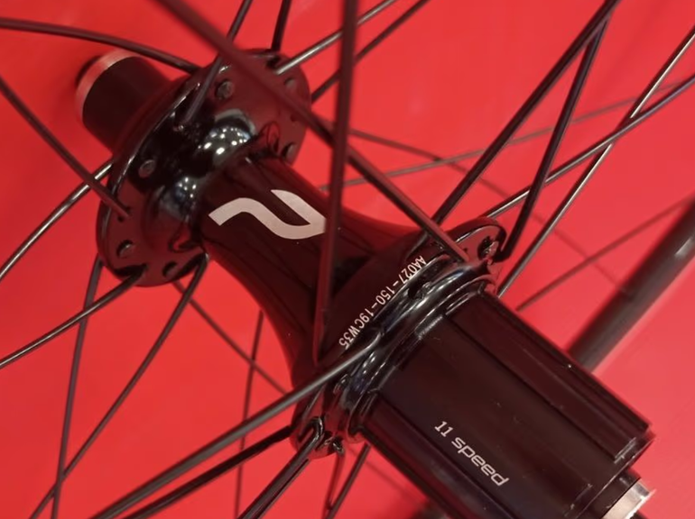 Used Sram Mkm alu/carbon light 1480 gr shimano  wheels bike — image 5 of 5
