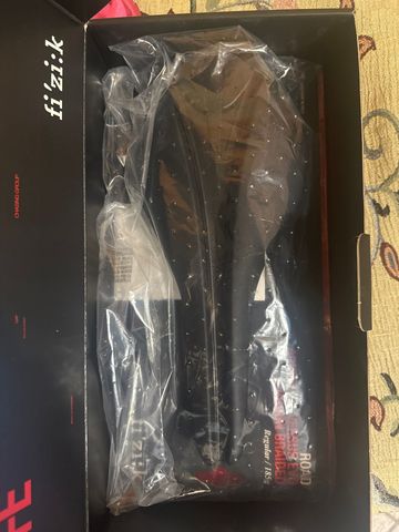 Fizik airone r1 versus evo carbon braided 2020 Saddles & Seatposts usato