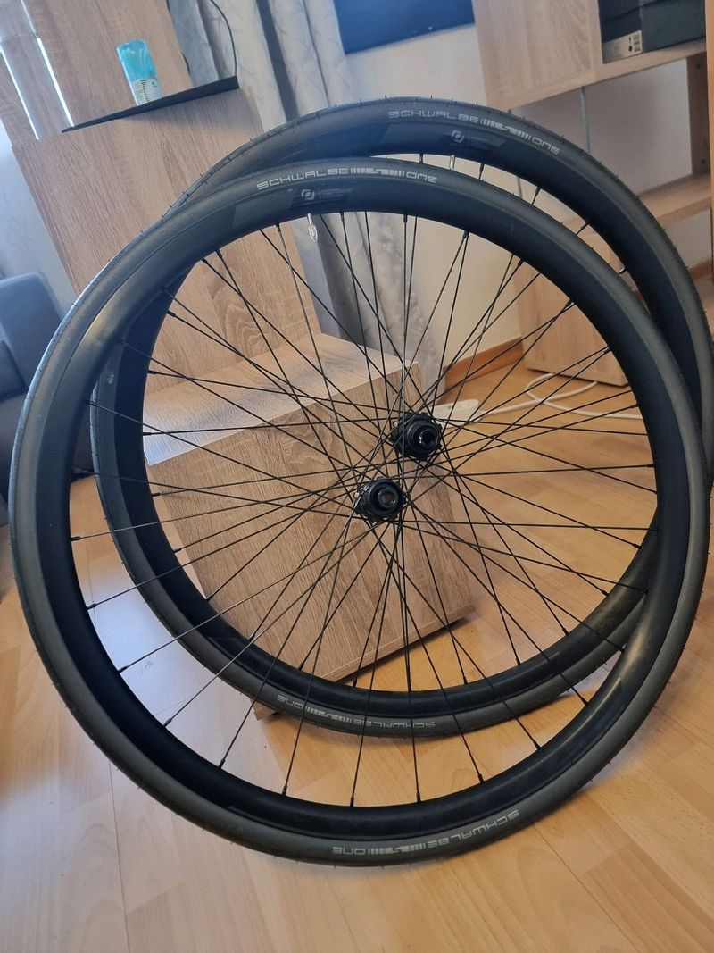 Used Syncros RP 2.0 road Wheelset 2022 bike — image 1 of 4