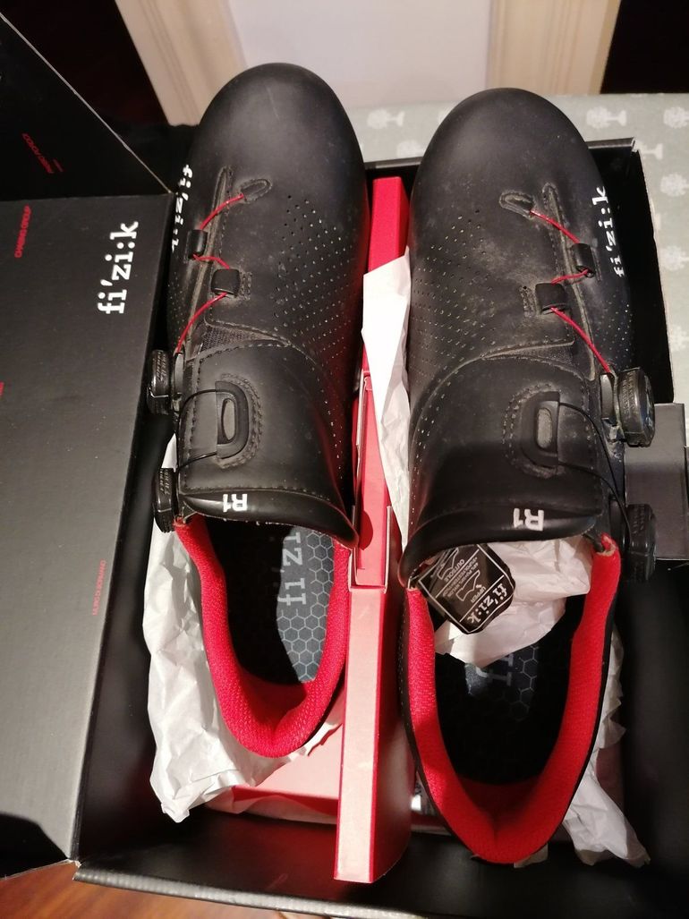 Used Fizik R1B bike — image 2 of 6