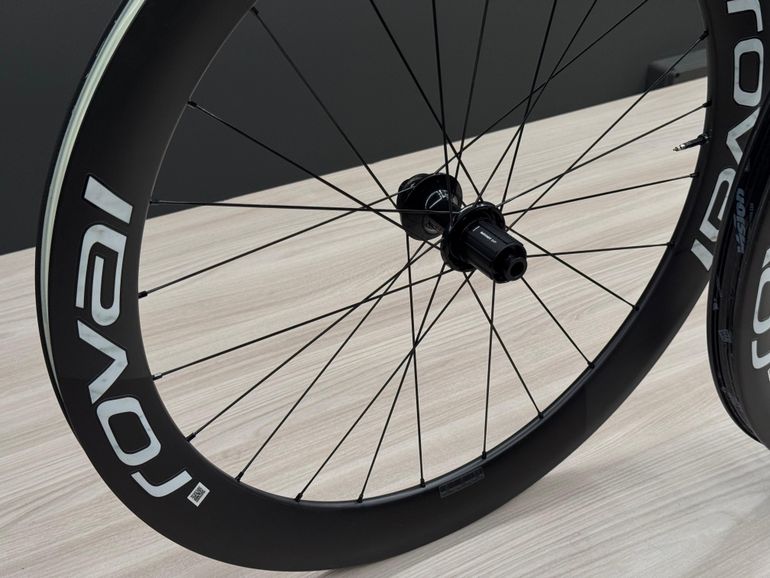 Used Roval RAPIDE CLX II 2024 bike — image 2 of 6