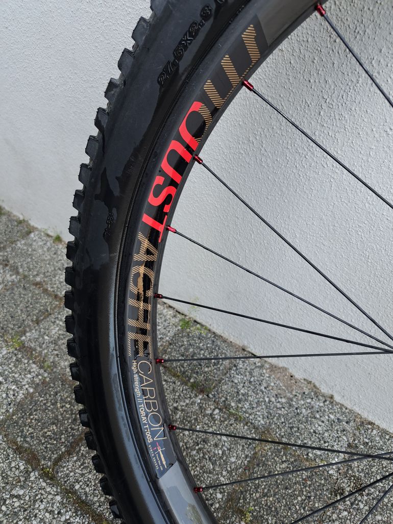 Moustache Just Carbon 2022 bike usato — immagine 2 di 3