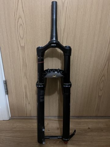 Brugt RockShox Yari RC 150mm 29" 2021 bike — billede 4 af 5