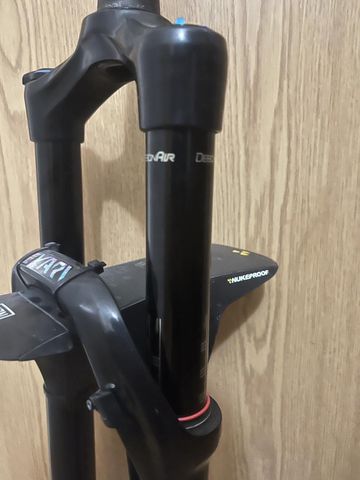 Brugt RockShox Yari RC 150mm 29" 2021 bike — billede 3 af 5