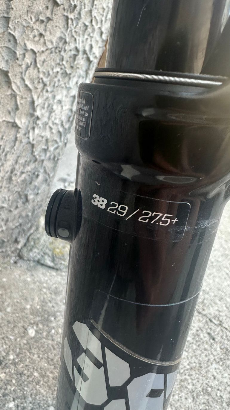 Used Fox Performance 38 170mm 2024 bike — image 8 of 8