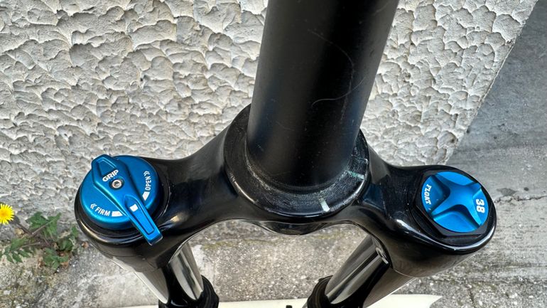 Used Fox Performance 38 170mm 2024 bike — image 5 of 8