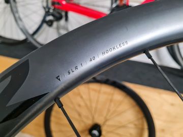 Used Giant SLR0 40 2025 bike — image 5 of 5