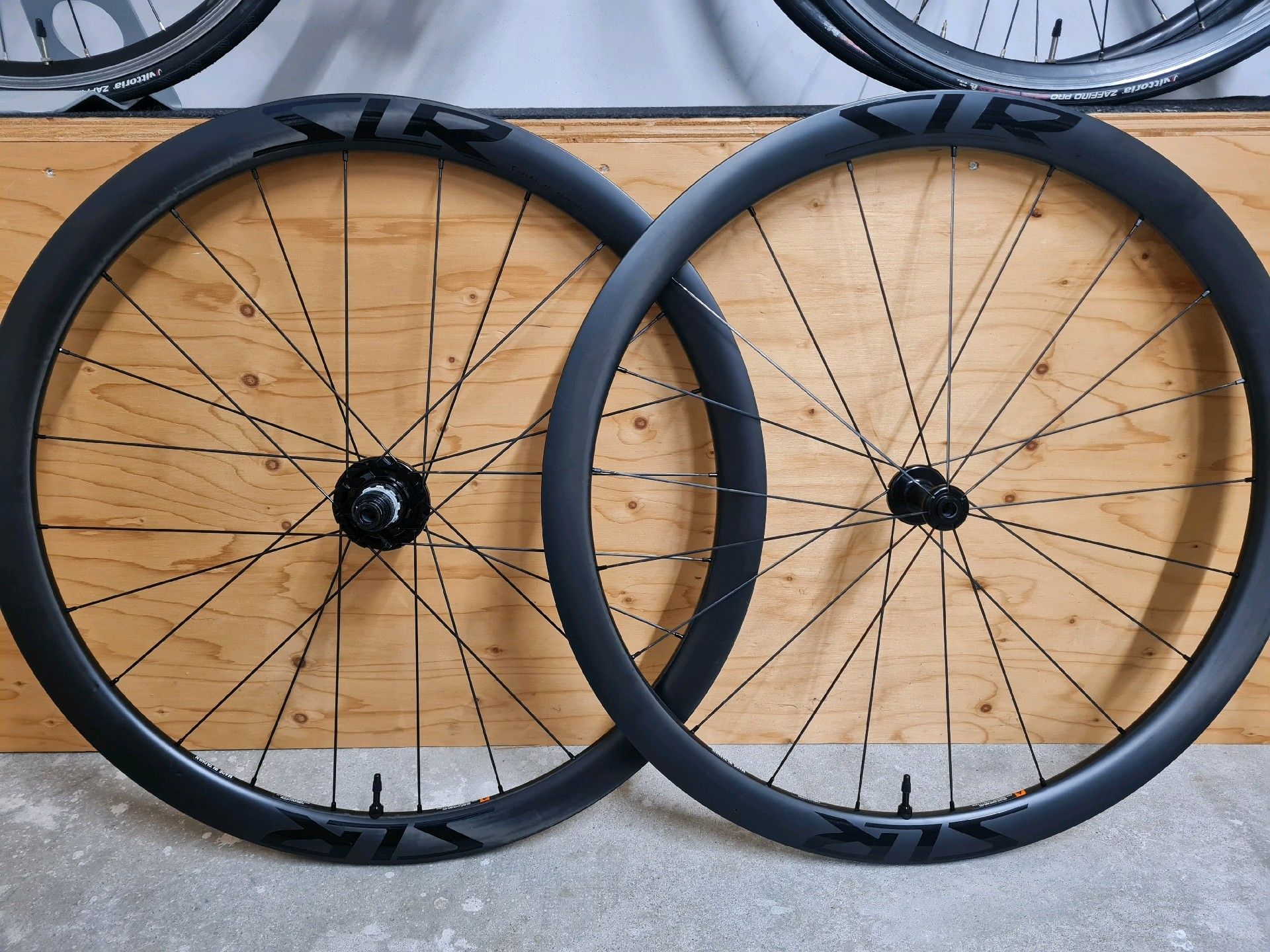 GIANT SLR0 40mm Tubeless Disk ホイール タイヤ付 GIANT SLR0 40mm Tubeless Disk ホイール タイヤ付 新型SLR