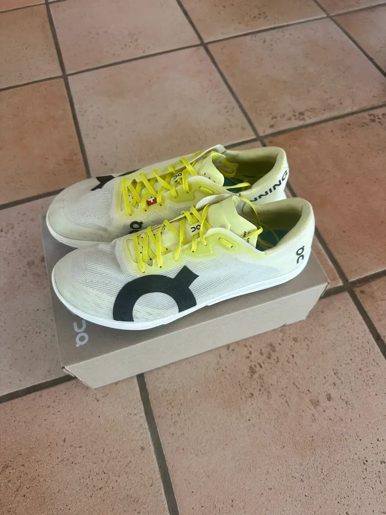 Použité On Running Cloudspike Amplius 2 – € 45 | buycycle
