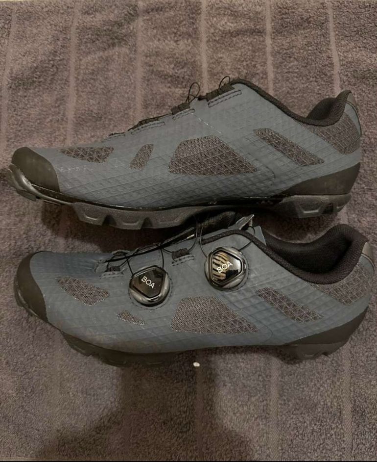 Used Giro Sector 2024 bike — image 3 of 6