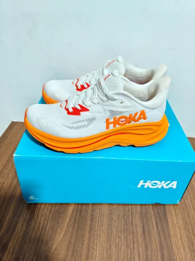 Used Hoka Clifton 10 – € 60 | buycycle