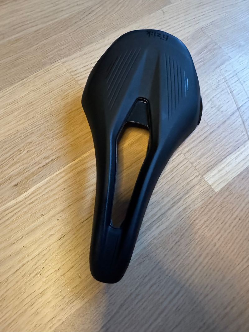 Used Fizik vento argo r1 2024 Saddles & Seatposts