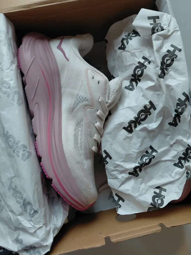 747 Rear Gear Used Hoka Clifton 10 – € 85 | buycycle