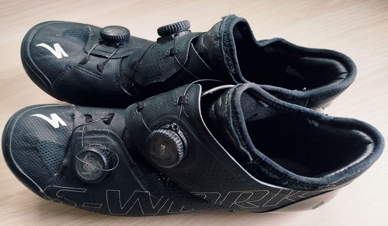 Used Specialized Ares Cycling Shoes