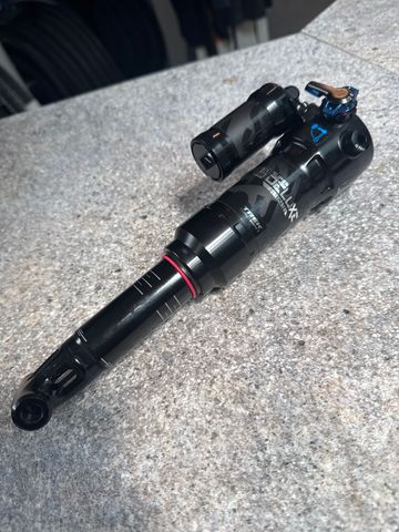 Brugt Rock Shox Super Deluxe Ultimate 2023 Rear Suspension