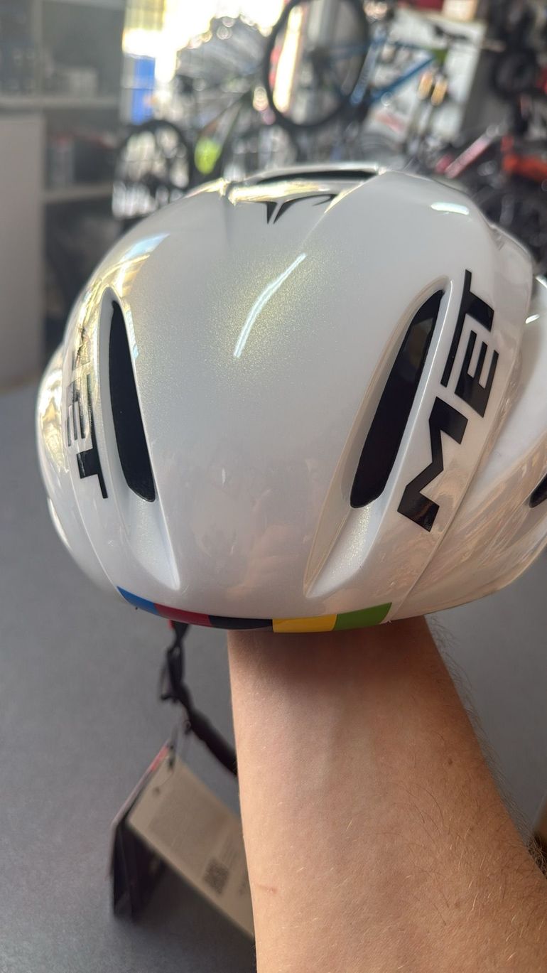 MET Manta Tadej Pogacr 2025