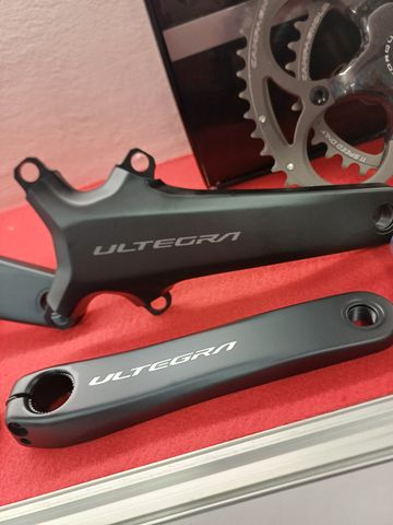 Shimano GUARNITURA ULTEGRA 12V. - FC-R8100 172.5MM IFCR8100DX26-PEDIVELLE 2025 Drivetrain & Pedals usato