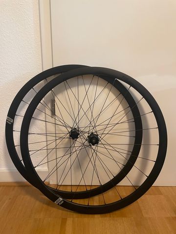 Brugt Rose R-Thirty Disc LIGHT 28‘ / 700c Shimano HG 2024 Wheels