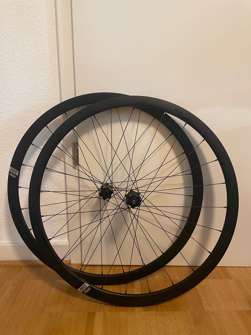 Used Rose R-Thirty Disc LIGHT 28‘ / 700c Shimano HG 2024 Wheels